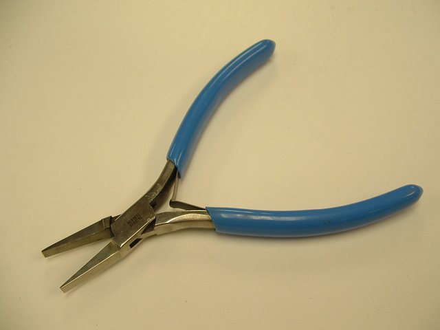 Electronic Pliers 115mm Flat Nose - EPFN 115 ()